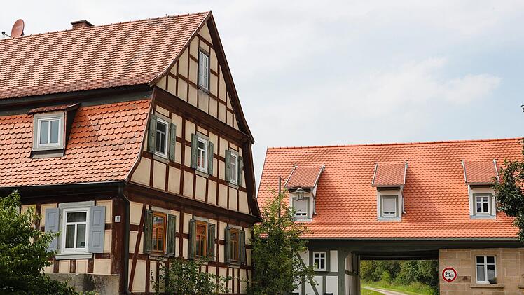 Fachwerk und Torhaus  Foto: Hoch