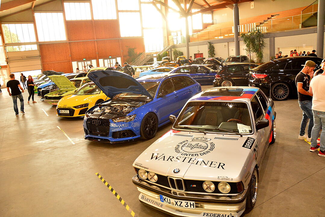 Viele Auto- und Tuningfreunde kamen nach Lichtenfels!