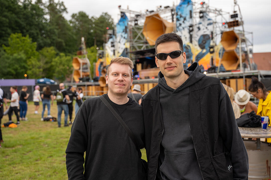 Sommer. Sonne. Tanzen. Techno. Bass!