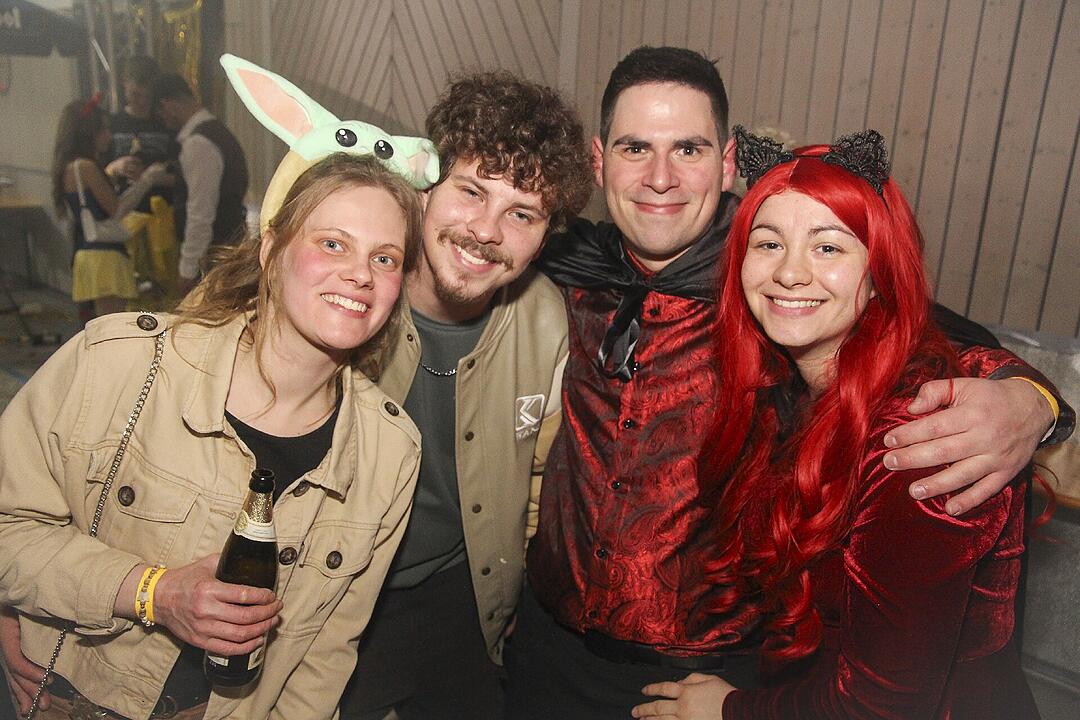 Beste Stimmung beim Kupferberger Blütenfasching!