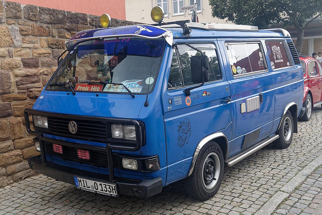 Historische Automobile und Motorräder