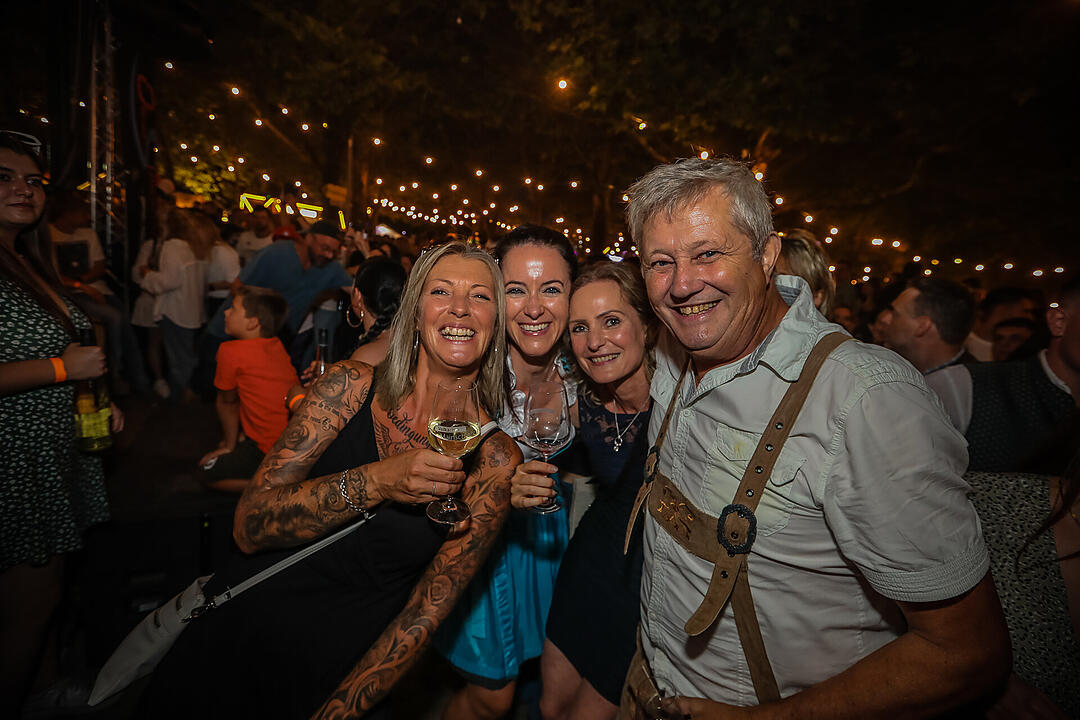 Impressionen vom größten Weinfest in Franken!
