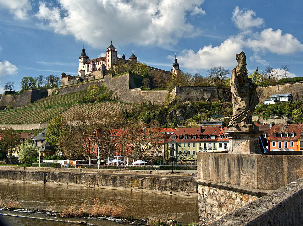 Festung Marienberg oberhalb des Mains in Würzburg