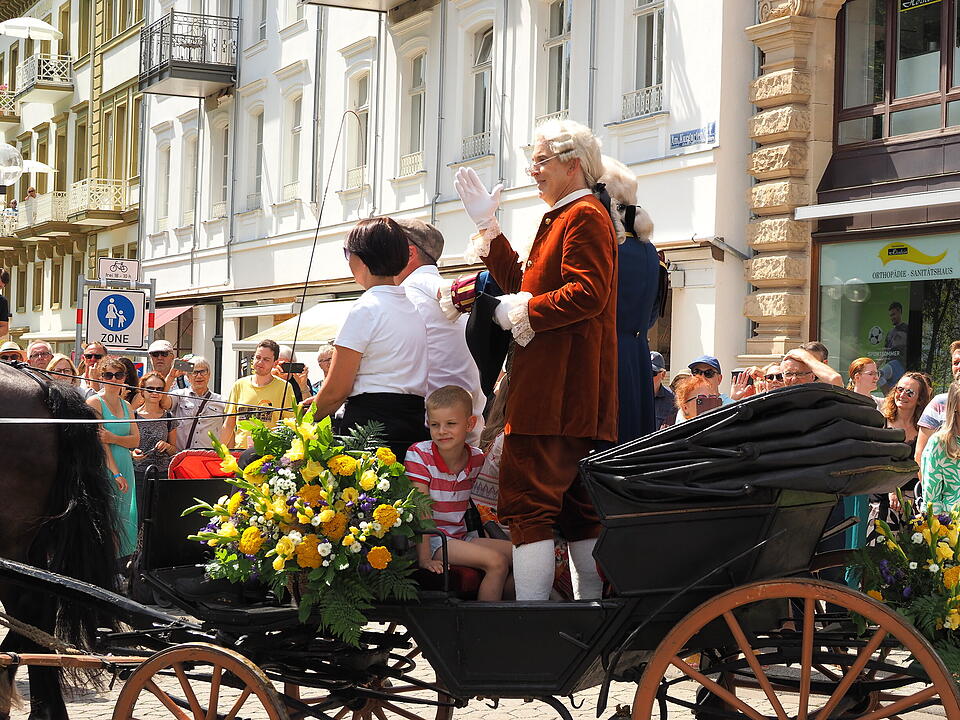 Großer historischer Festzug durch Bad Kissingen!