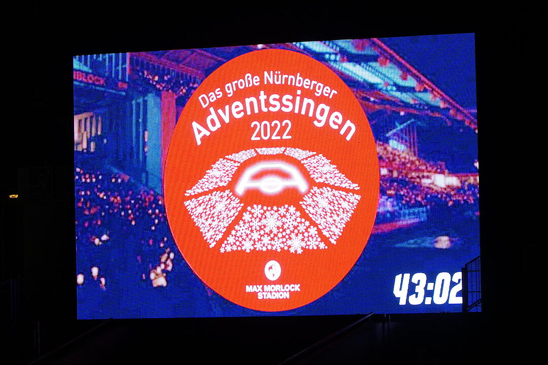 Endlich wieder: Impressionen vom Große Nürnberger Adventssingen 2022 im Max-Morlock-Stadion
