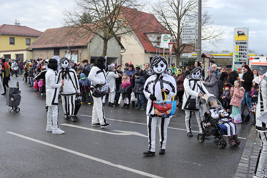 Die Hauptstrasse wurde zur Partymeile
