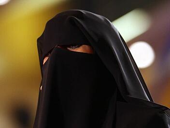 Burka: Ist ein Verbot überhaupt möglich? Foto: dpa
