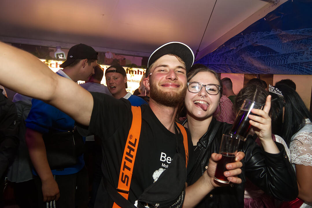 Die Partyband "Die Stodlrocker" spielten am Freitag zum Auftakt.