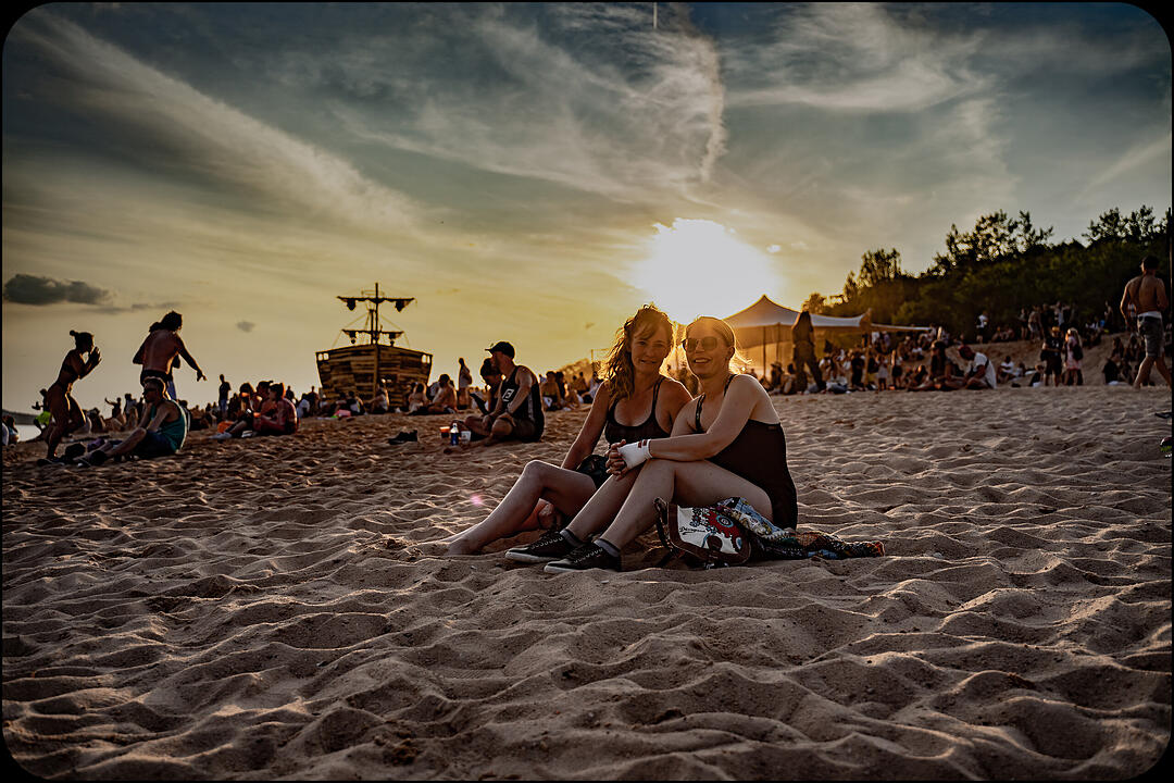 Love, Fire & Electronic Beats!