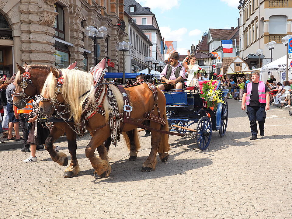 Großer historischer Festzug durch Bad Kissingen!