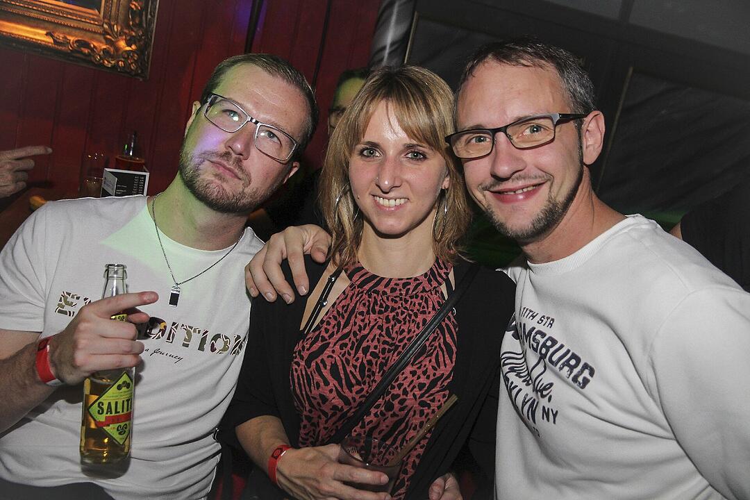 Volles Haus, erwachsene Partypeople und eine ausgelassene Feier!
