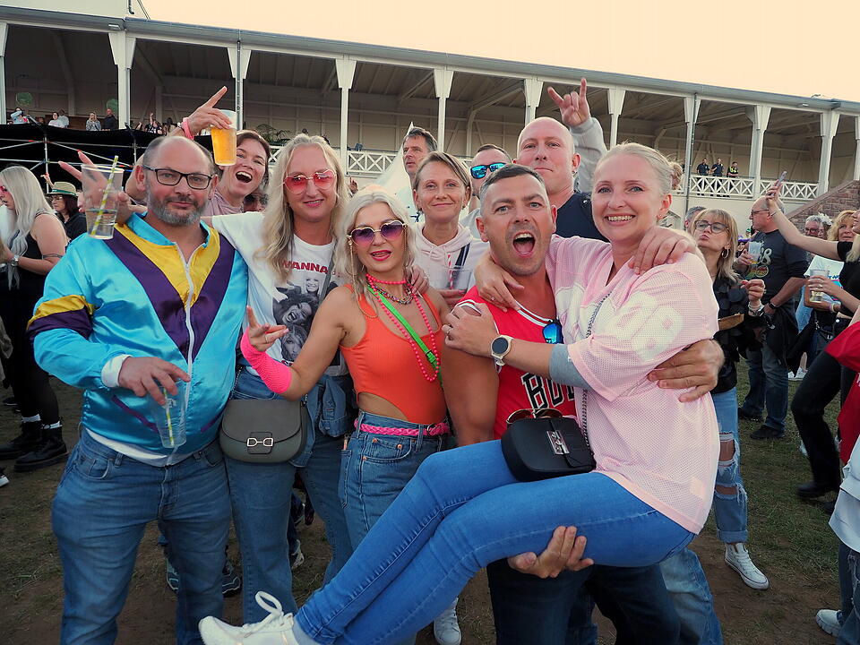 Die Mega Party voller Hits & Nostalgie.