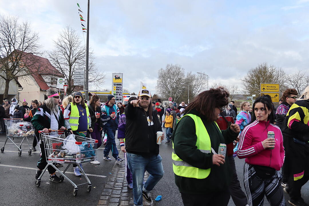 Die Hauptstrasse wurde zur Partymeile