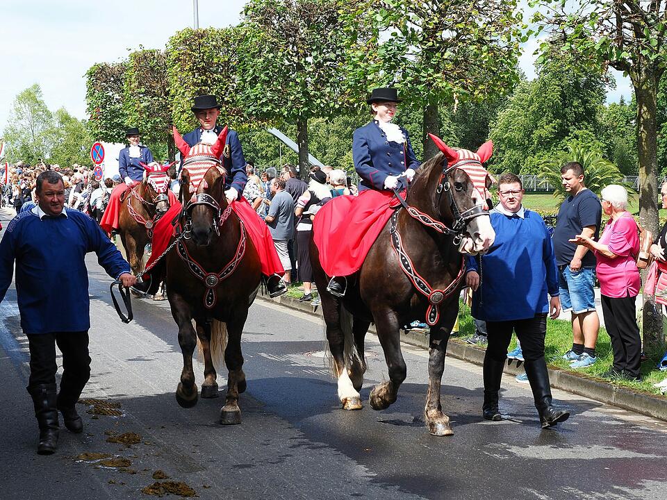 Großer historischer Festzug durch Bad Kissingen!