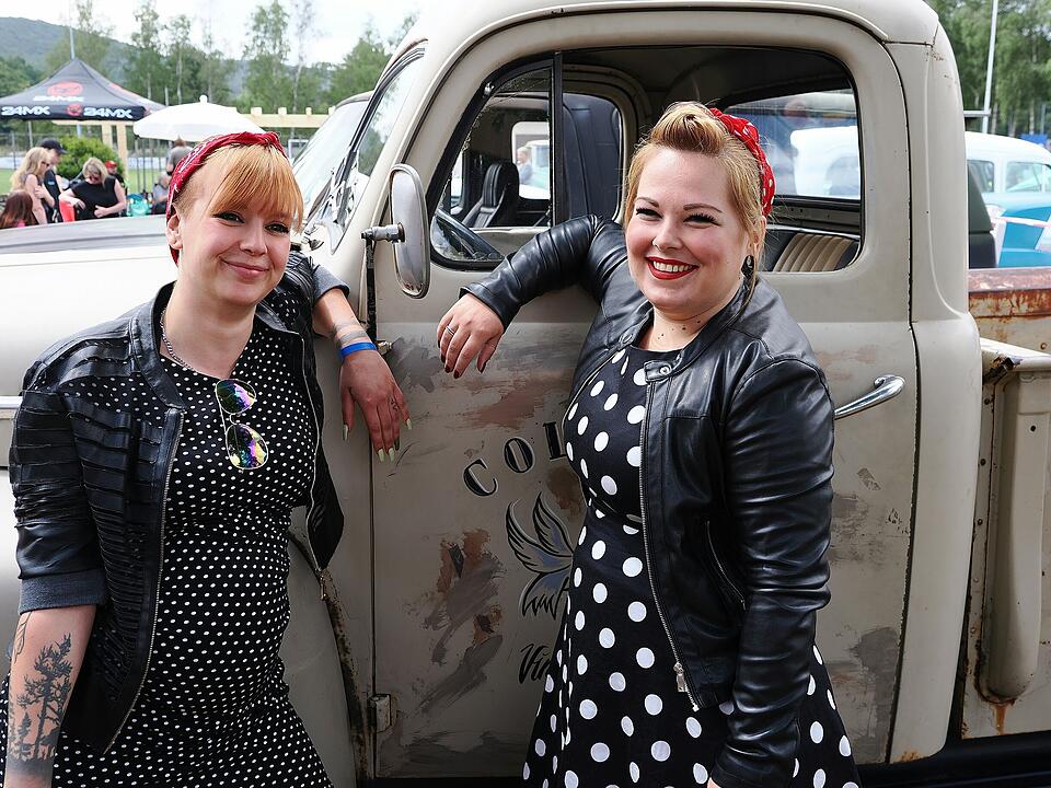 Oldtimer, US Cars, Traktoren und Motorräder.