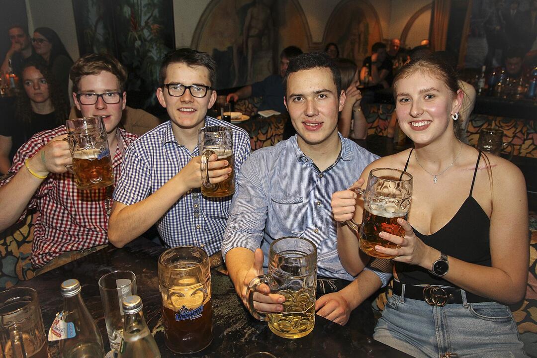 Klasse Party-Stimmung  am ersten Weihnachtsfeiertag