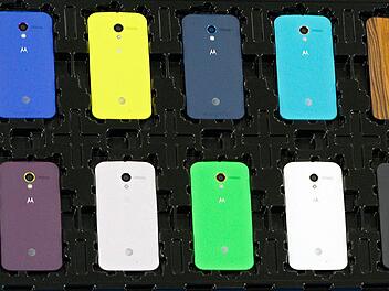 Diese oder ähnliche Motorola-Smartphone werden in Zukunft von Lenovo hergestellt. Foto:Larry W. Smith/dpa