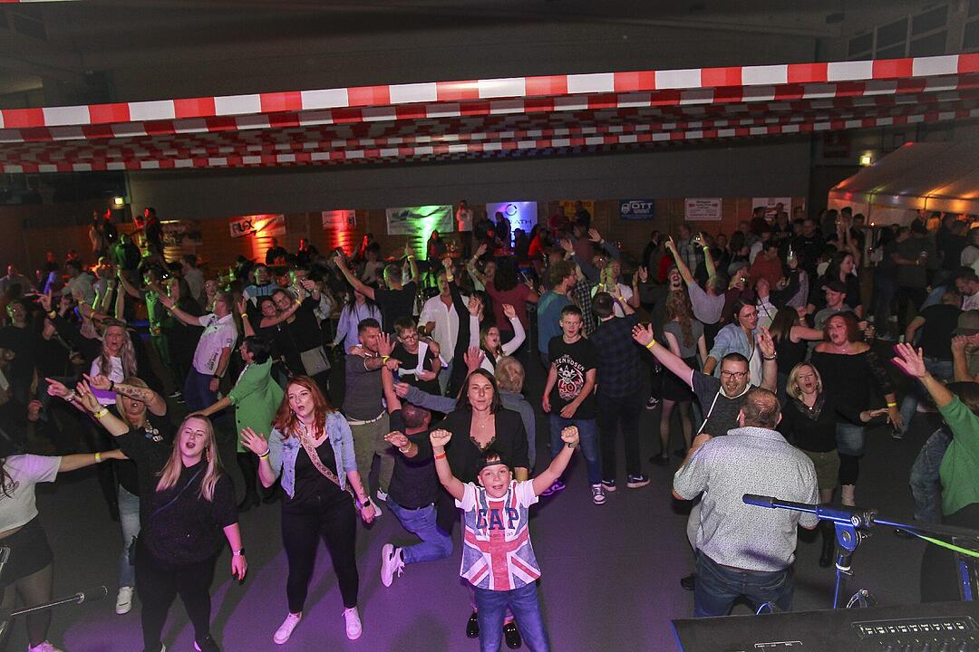 Es spielte die Partyband "Musik die3".