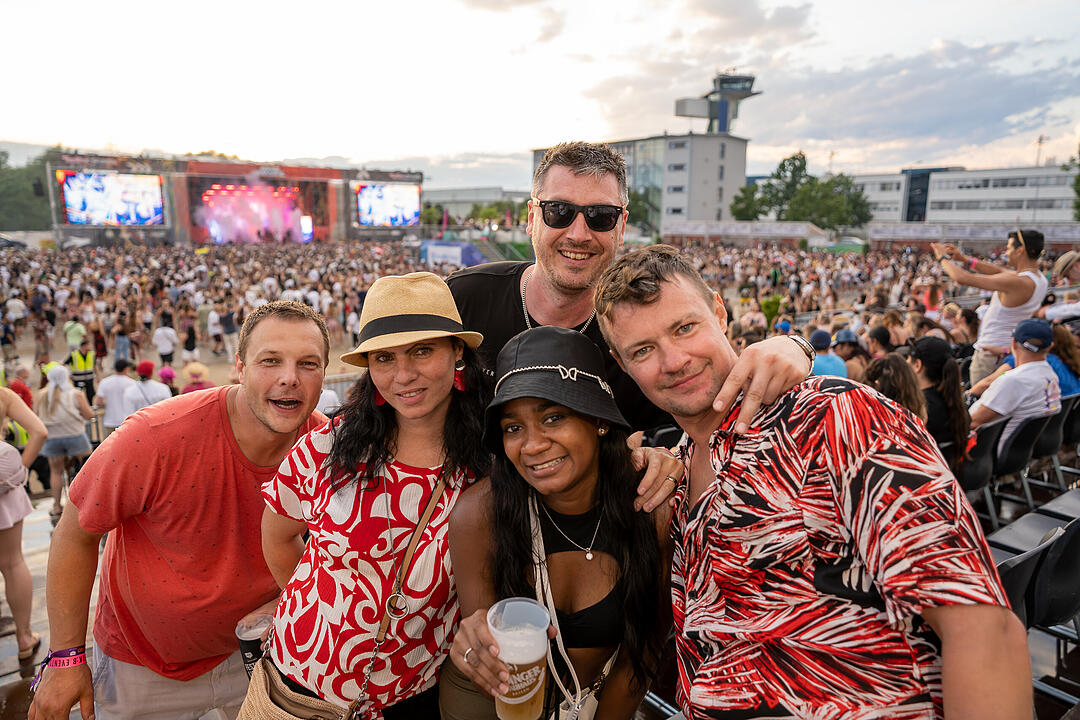 Mit vielen internationalen und nationalen Live-Acts!