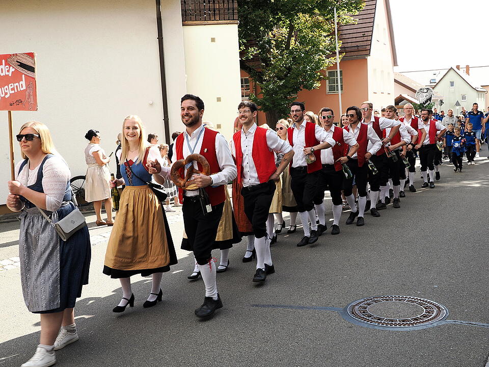 Motivwägen, Trachtengruppen und Musik-Kapellen
