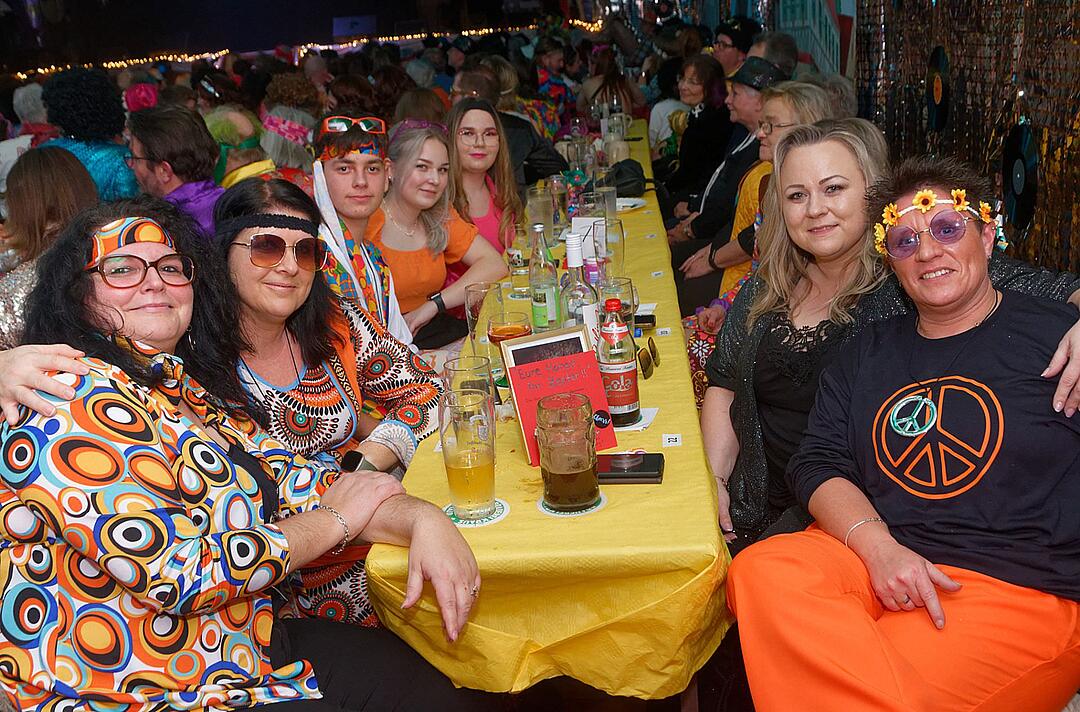 Motto: "Licht aus! Spot an! 70er Disco"