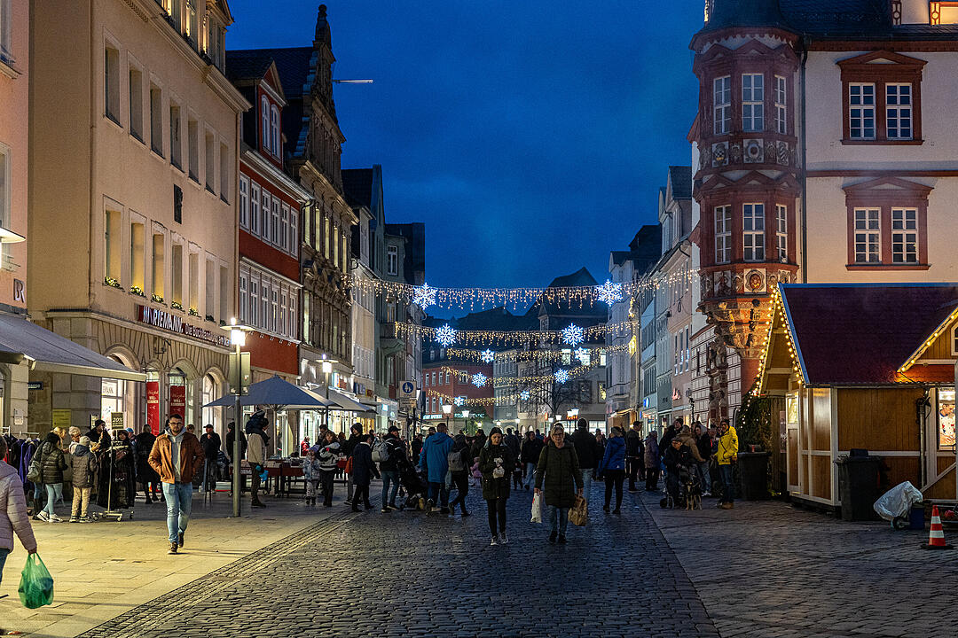 Die Innenstadt wird wunderschön erleuchtet.