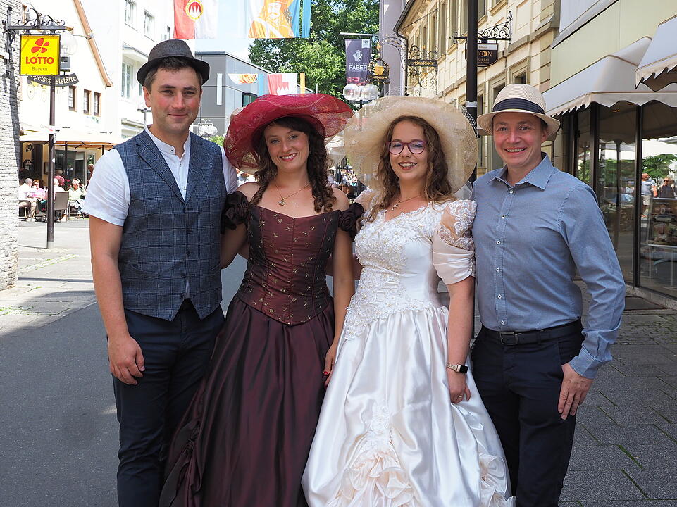 Großer historischer Festzug durch Bad Kissingen!