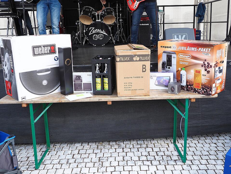 Viele Attraktionen für Groß und Klein, Live-Musik und kulinarische Highlights waren geboten.