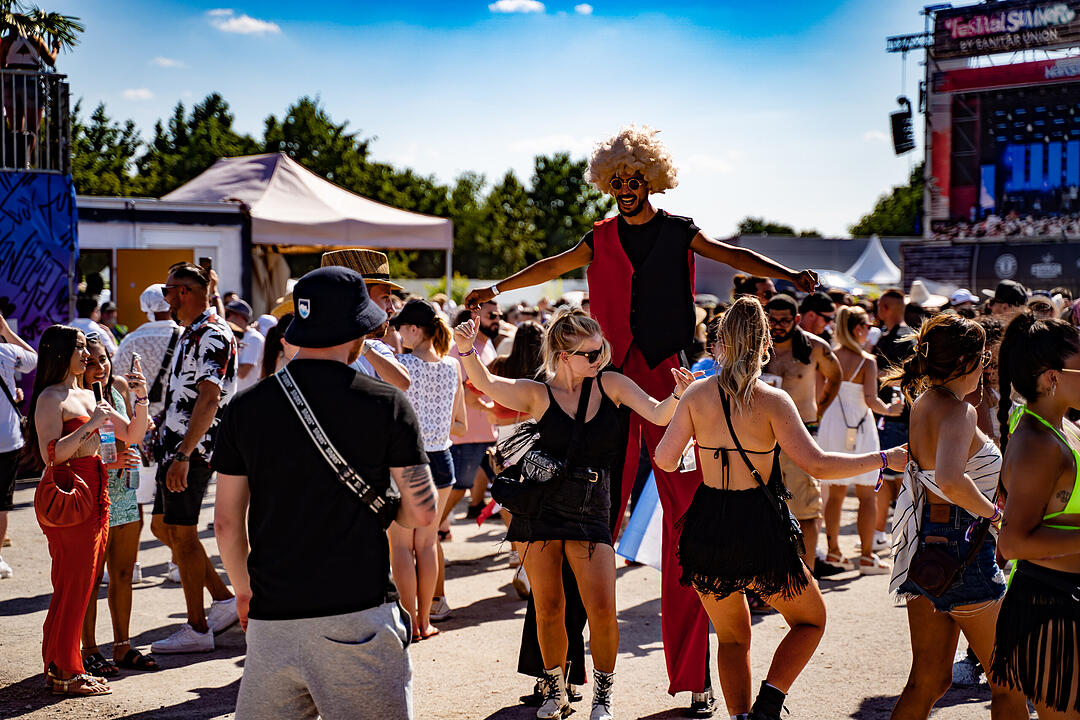 Mit vielen internationalen und nationalen Live-Acts!