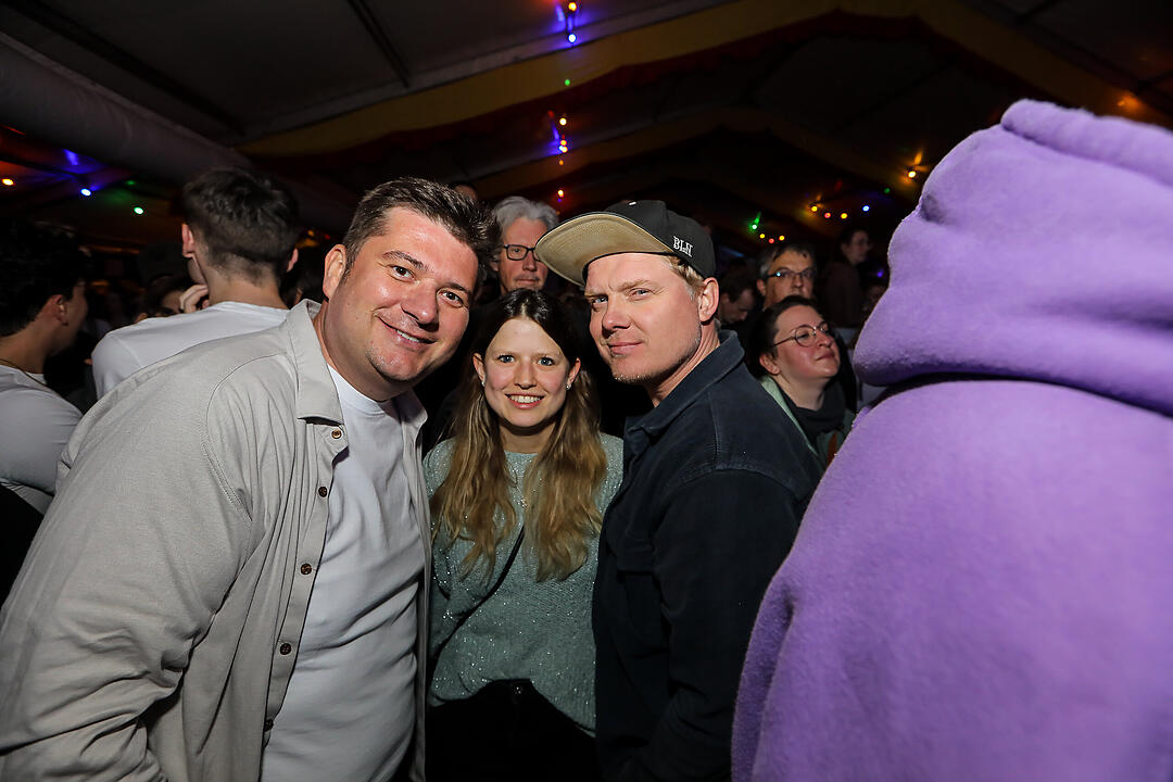 Beste Stimmung beim traditionsreichen Zeltweinfest an der Mainschleife!