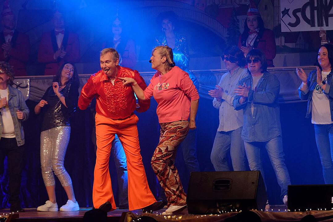 Motto: "Licht aus! Spot an! 70er Disco"