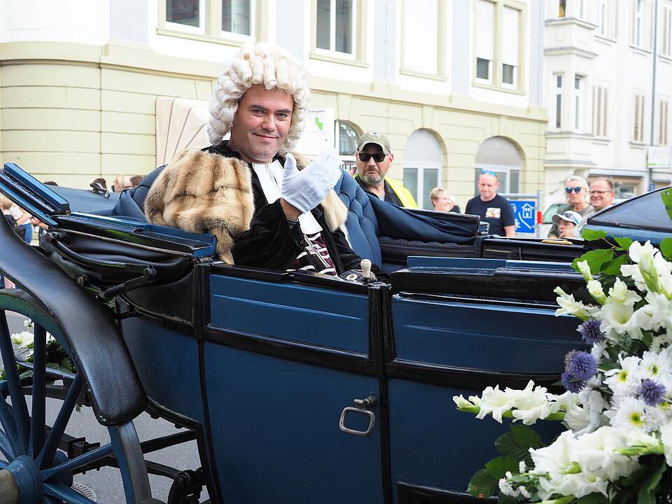 Großer historischer Festzug durch Bad Kissingen!