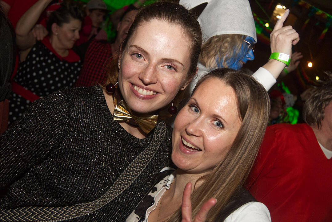Fasching pur in der Grundschulturnhalle