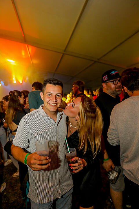 Partyzeltdorf mit 5 Areas!