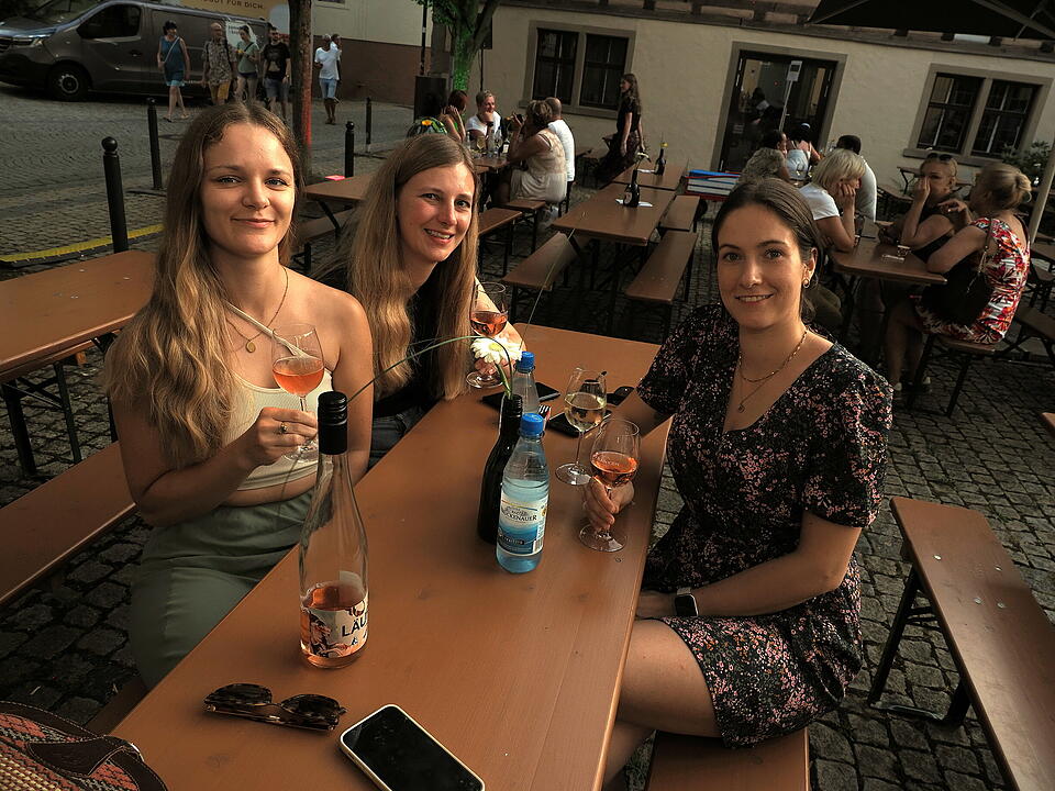 Das Weinfest zieht tausende Besucher an.