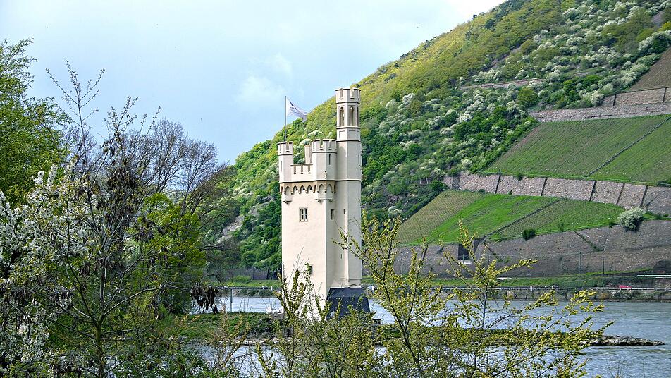 Der Binger Mäuseturm ist ein Wahrzeichen von Bingen.