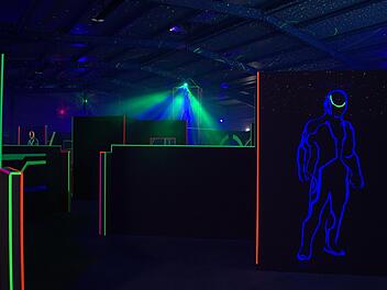 In der Laser-Arena ist es bunt.