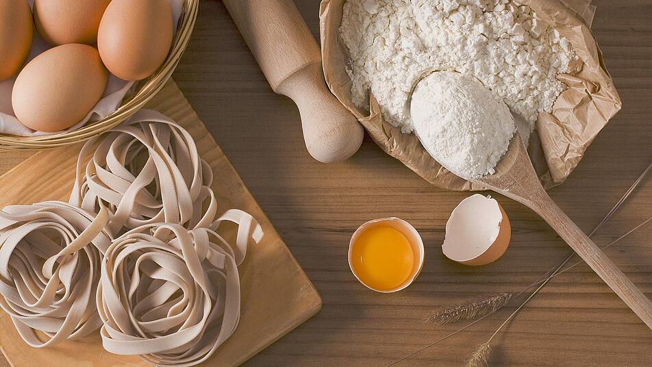 Alles, was du zum Kochen brauchst, liefern dir zwei Trierer Rewe-Märkte direkt nach Hause.