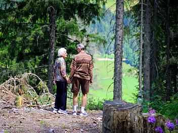 Die besten Tipps, um Liebe im Alter zu spüren