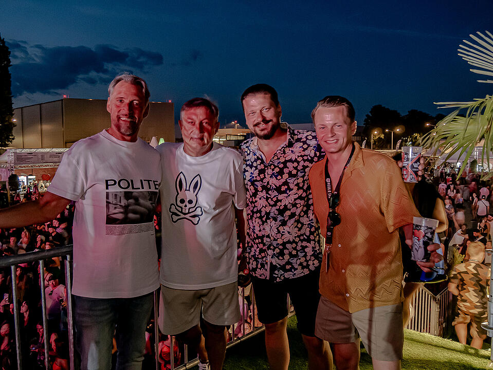 Mit internationalen und nationalen Live-Acts!