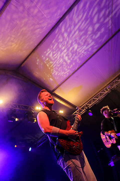 Beste Stimmung beim traditionsreichen Zeltweinfest an der Mainschleife!