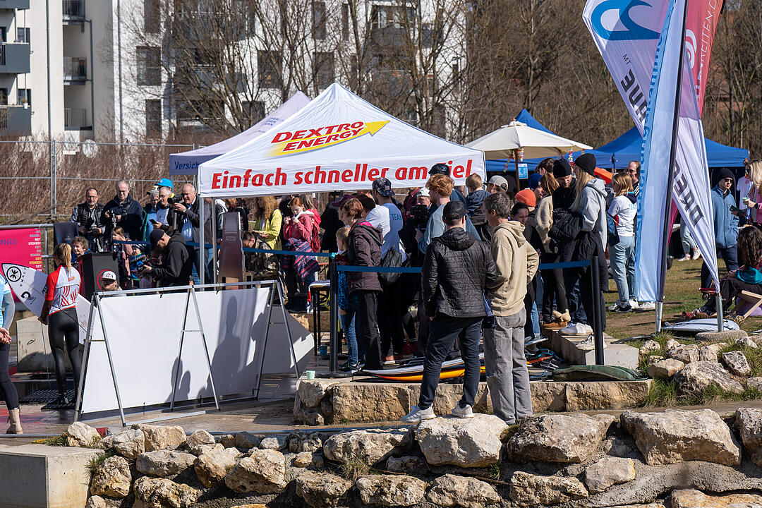 Die Surferwelle mitten in Nürnberg
