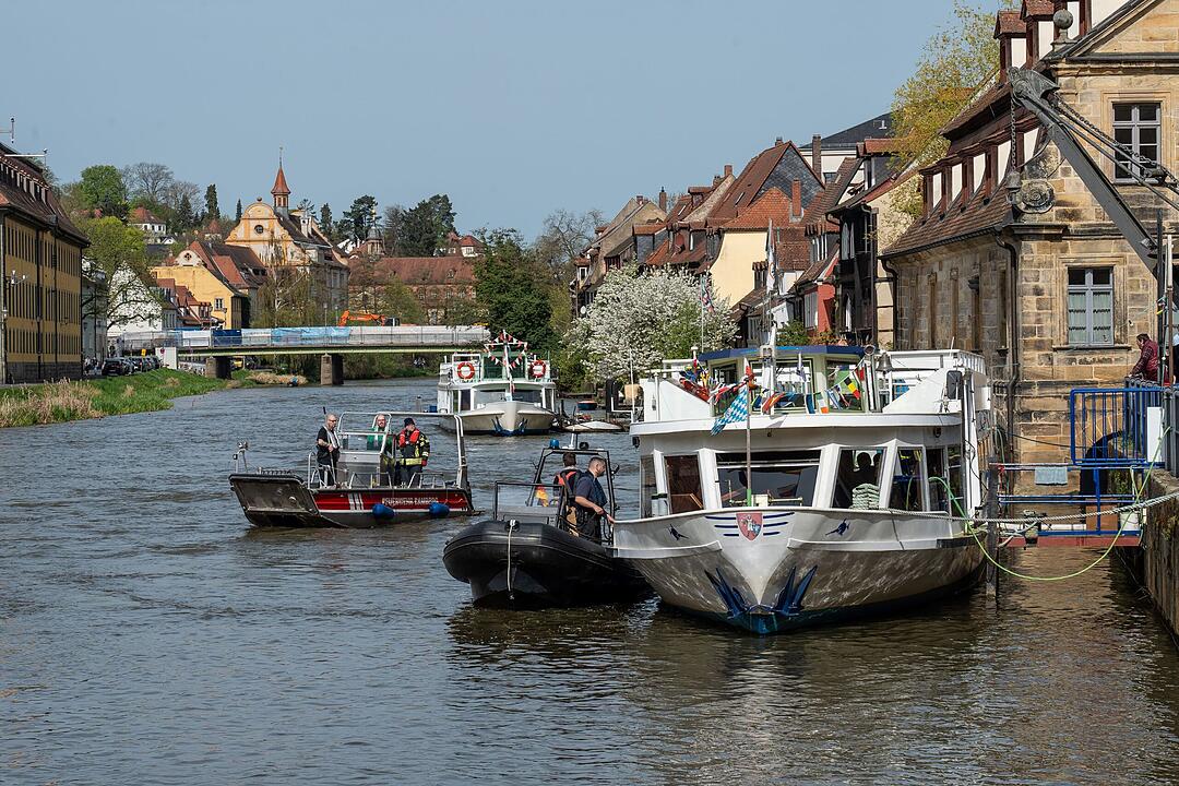Wasser in Schiff "Stadt Bamberg" stellt Einsatzkräfte vor Rätsel - Ursache gefunden