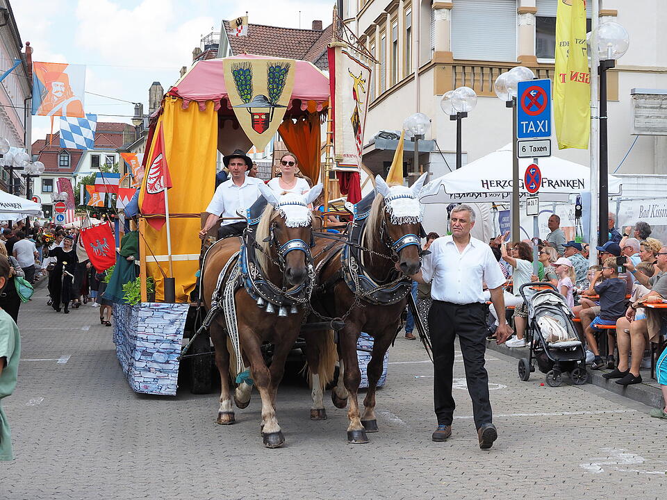 Großer historischer Festzug durch Bad Kissingen!