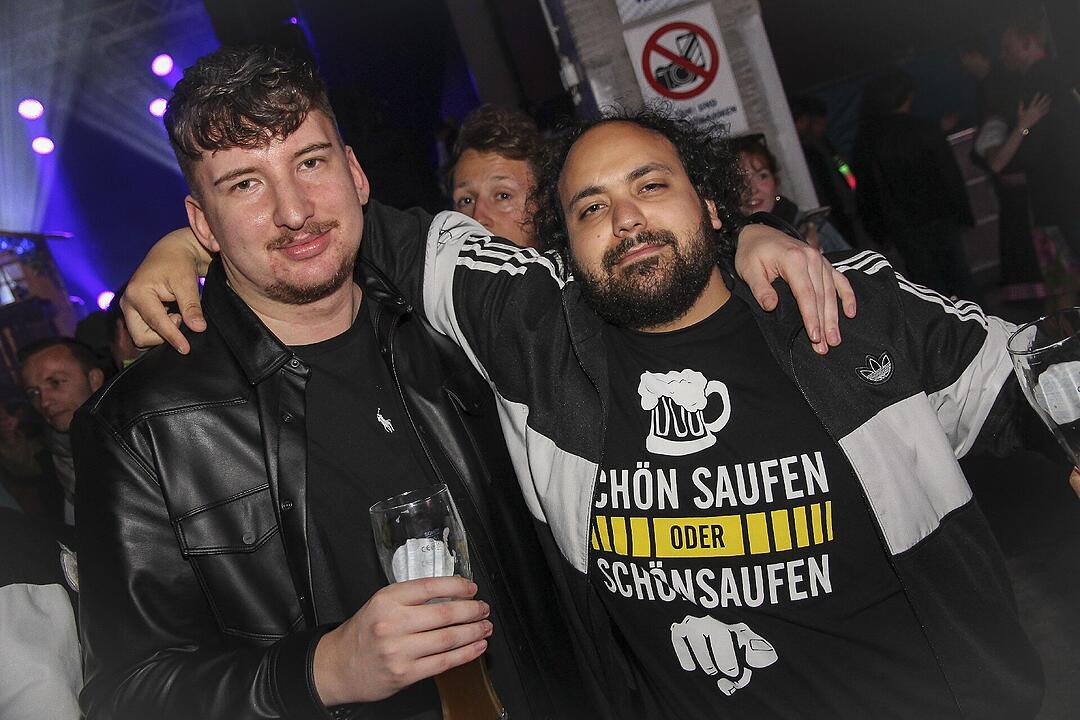 Opening Party mit Ballermann-Größe Peter Wackel