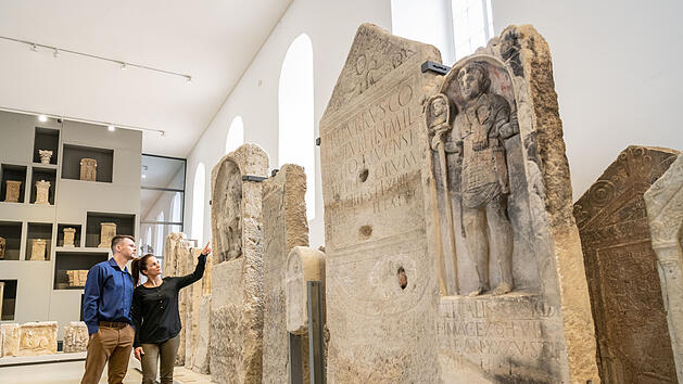 Im Landesmuseum Mainz gibt es Spuren römischen Lebens zu besichtigen, ebenso an vielen Stellen in der Stadt selbst.