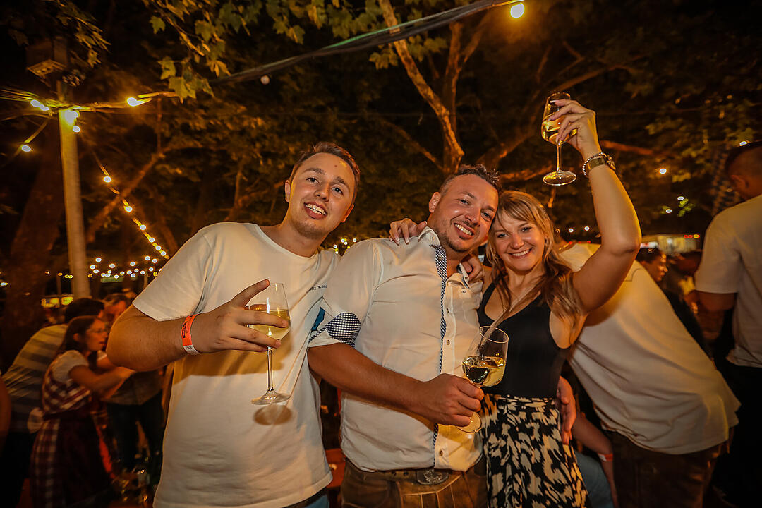 Impressionen vom größten Weinfest in Franken!