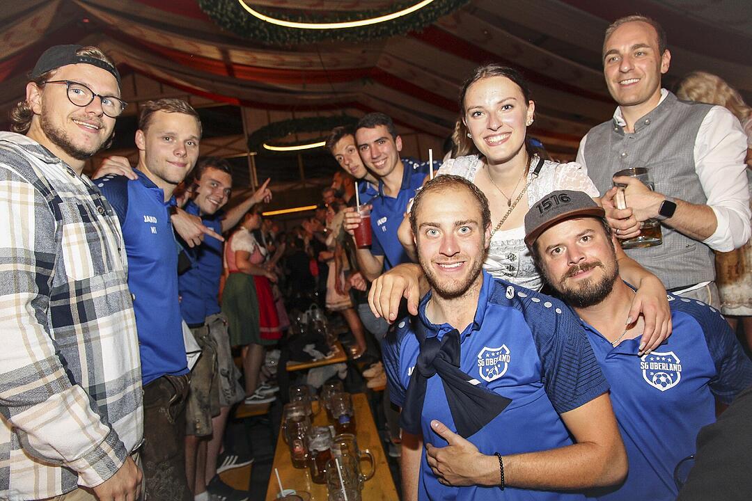 Es spielten die "Kasendorfer Musikanten" und "Die Wilderer".