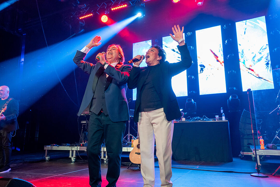 Ricchi e Poveri, Gemelli Diversi, Pino Barone Band, u.v.m.