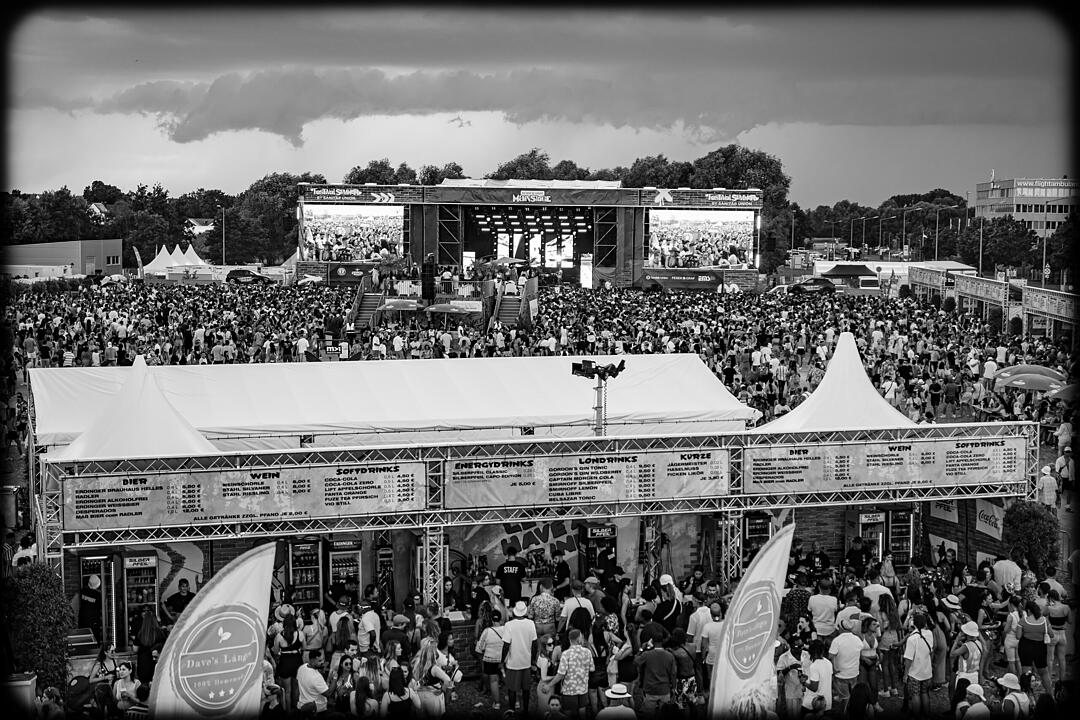 Mit vielen internationalen und nationalen Live-Acts!